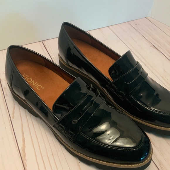 Patent Leather Vionic Shoes size 10 NWOT - Picture 4 of 4